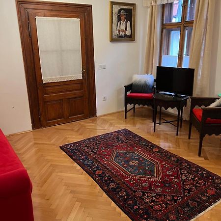 Casa Livia Brasov Lägenhet Exteriör bild