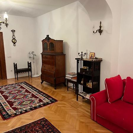 Casa Livia Brasov Lägenhet Exteriör bild