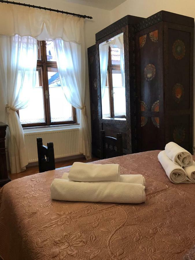 Casa Livia Brasov Lägenhet Exteriör bild